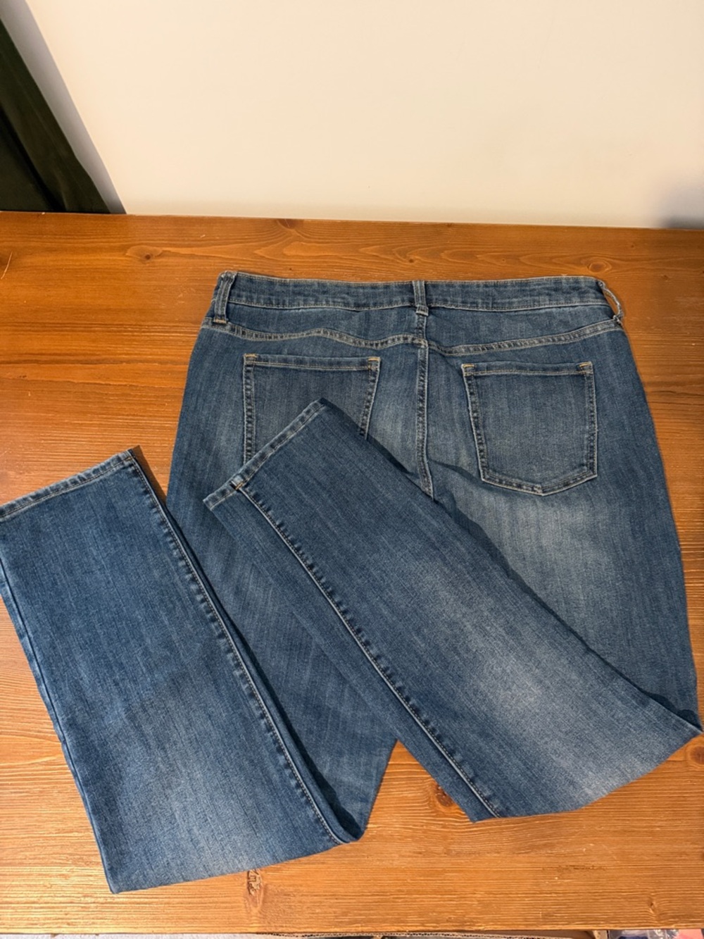Gap Real Straight Fit Jeans EUC - Picture 7 of 9